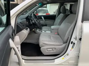 Toyota Highlander SE 2012 White
