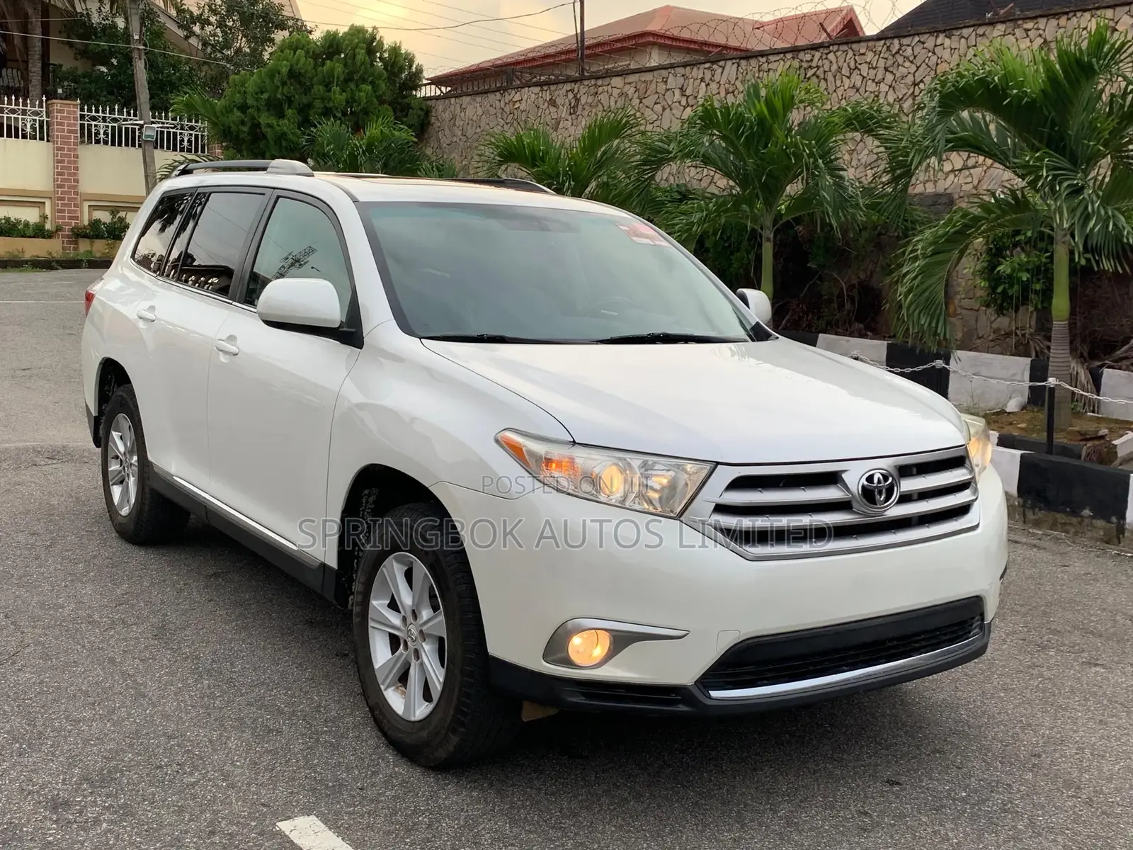 Toyota Highlander SE 2012 White