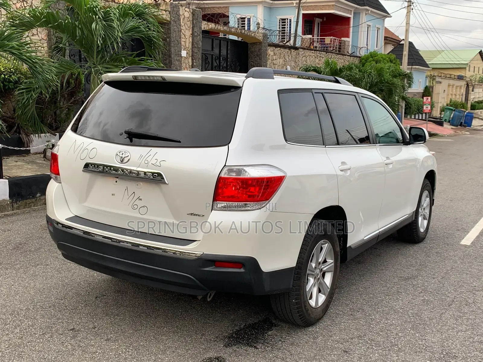 Toyota Highlander SE 2012 White