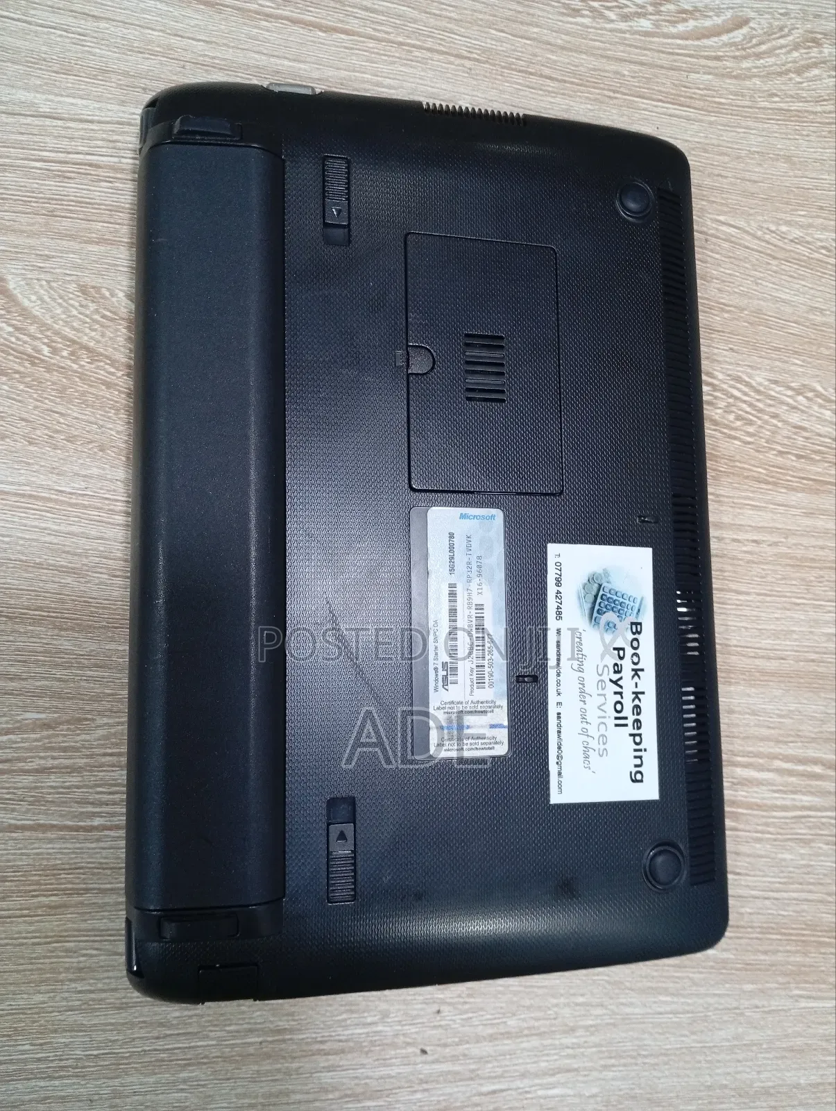 Laptop Asus 2GB Intel Atom HDD 250GB