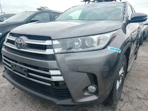 Toyota Highlander Limited 4x4 V6 (3.5L 6cyl 8A) 2018 Gray