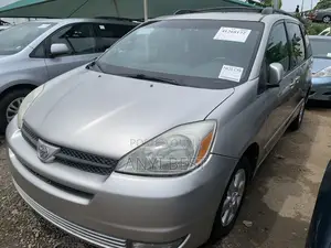 Toyota Sienna 2005 Silver