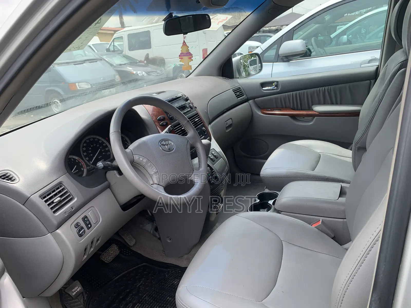 Toyota Sienna 2005 Silver