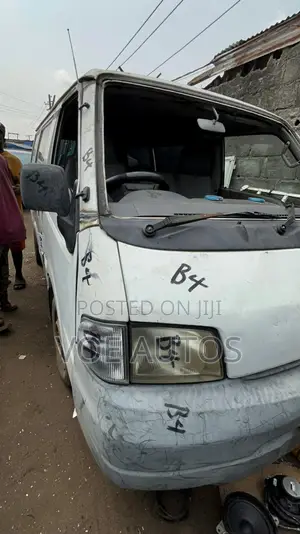 Photo - Nissan Vanette 2008 White