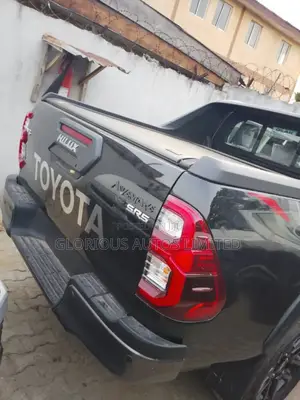 New Toyota Hilux 2025 Black