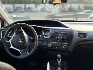 Honda Civic LX 4dr Sedan (1.8L 4cyl 5M) 2015 Silver