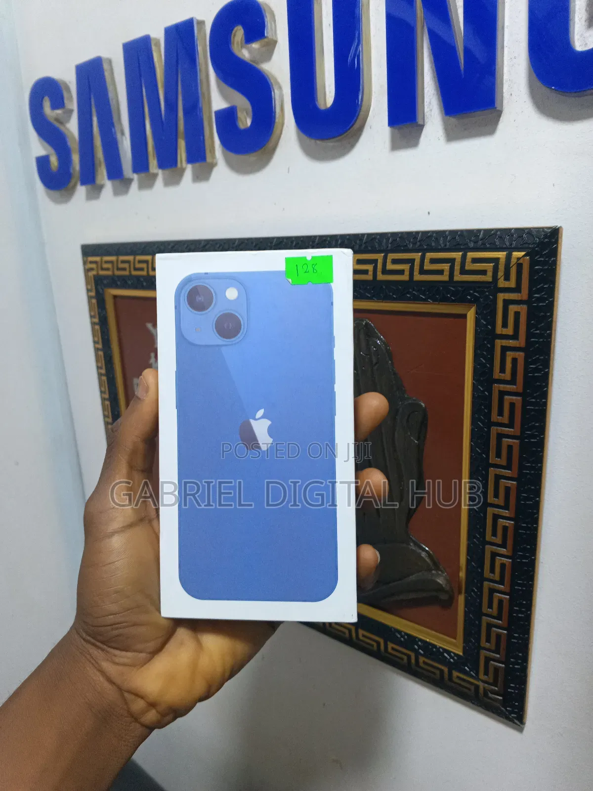 New Apple iPhone 13 128 GB Blue