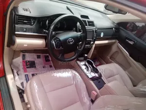 Toyota Camry XLE 4dr Sedan (2.5L 4cyl 6A) 2014 Red