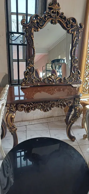 Newly Modern Royal Console Mirror Set