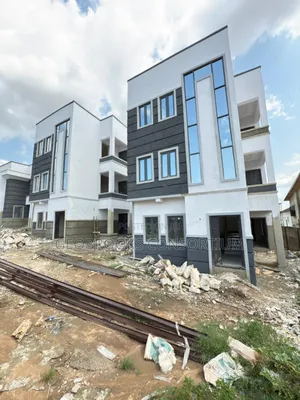 5bdrm Duplex in Kolapo Ishola Gra, Akobo for sale