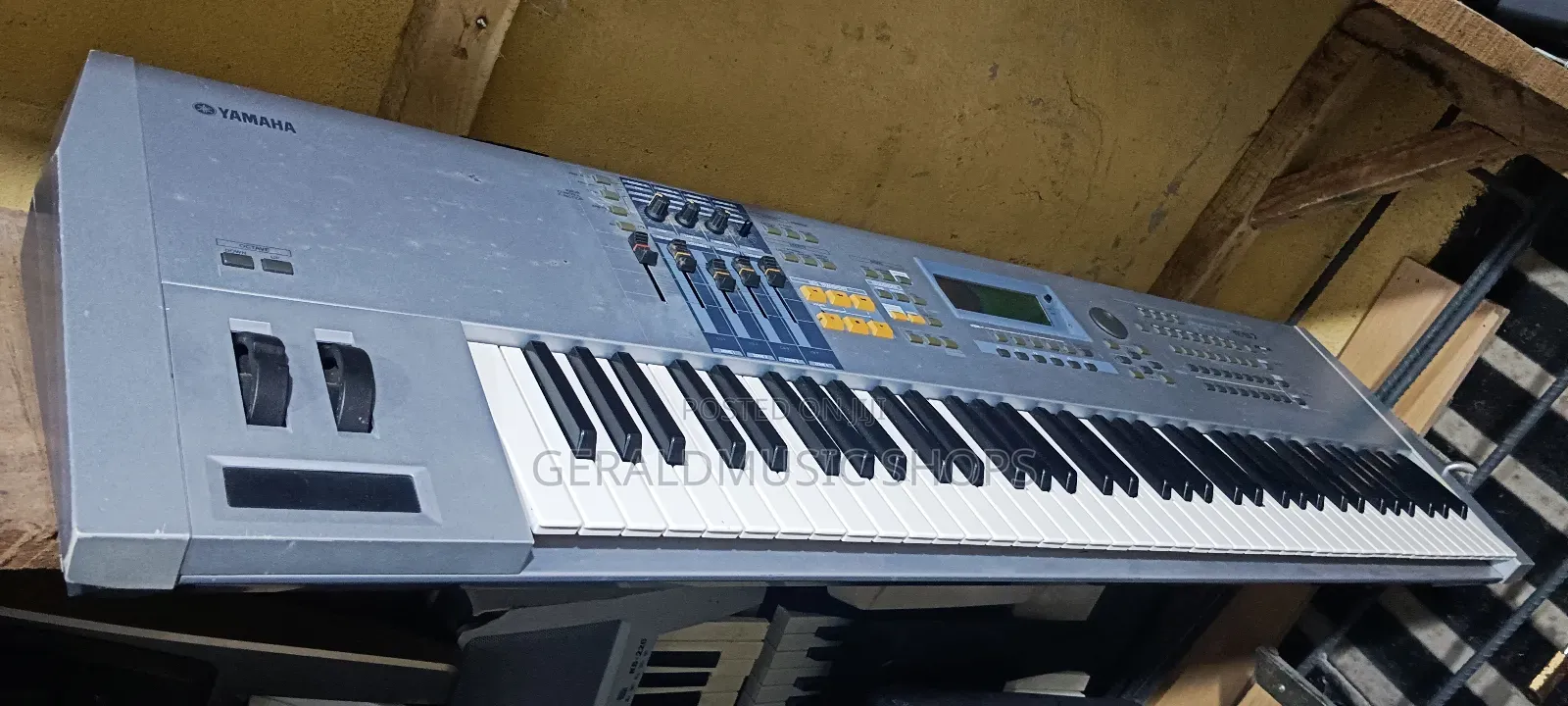 Uk Used Yamaha Motif Es7 Synth