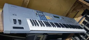 Uk Used Yamaha Motif Es7 Synth