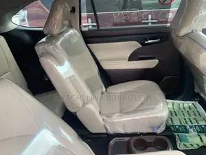 Toyota Highlander 2021 Blue