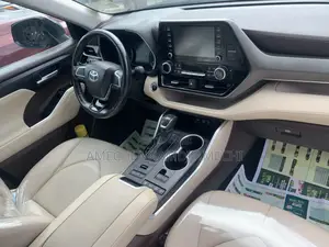 Toyota Highlander 2021 Blue