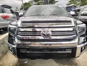 Toyota Sequoia Platinum w/FFV 4x4 2018 Black