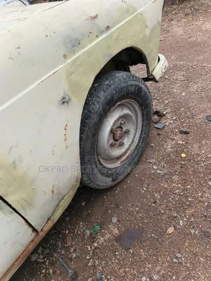 Peugeot 404 1979 Yellow