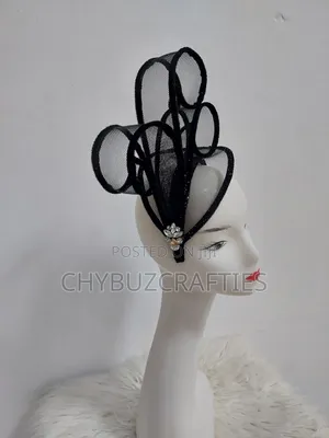 Black Crinoline Piped Facinator