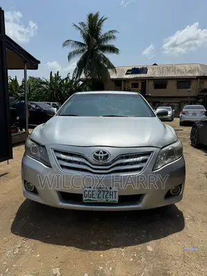 Toyota Camry LE 4dr Sedan (2.5L 4cyl 6A) 2011 Silver