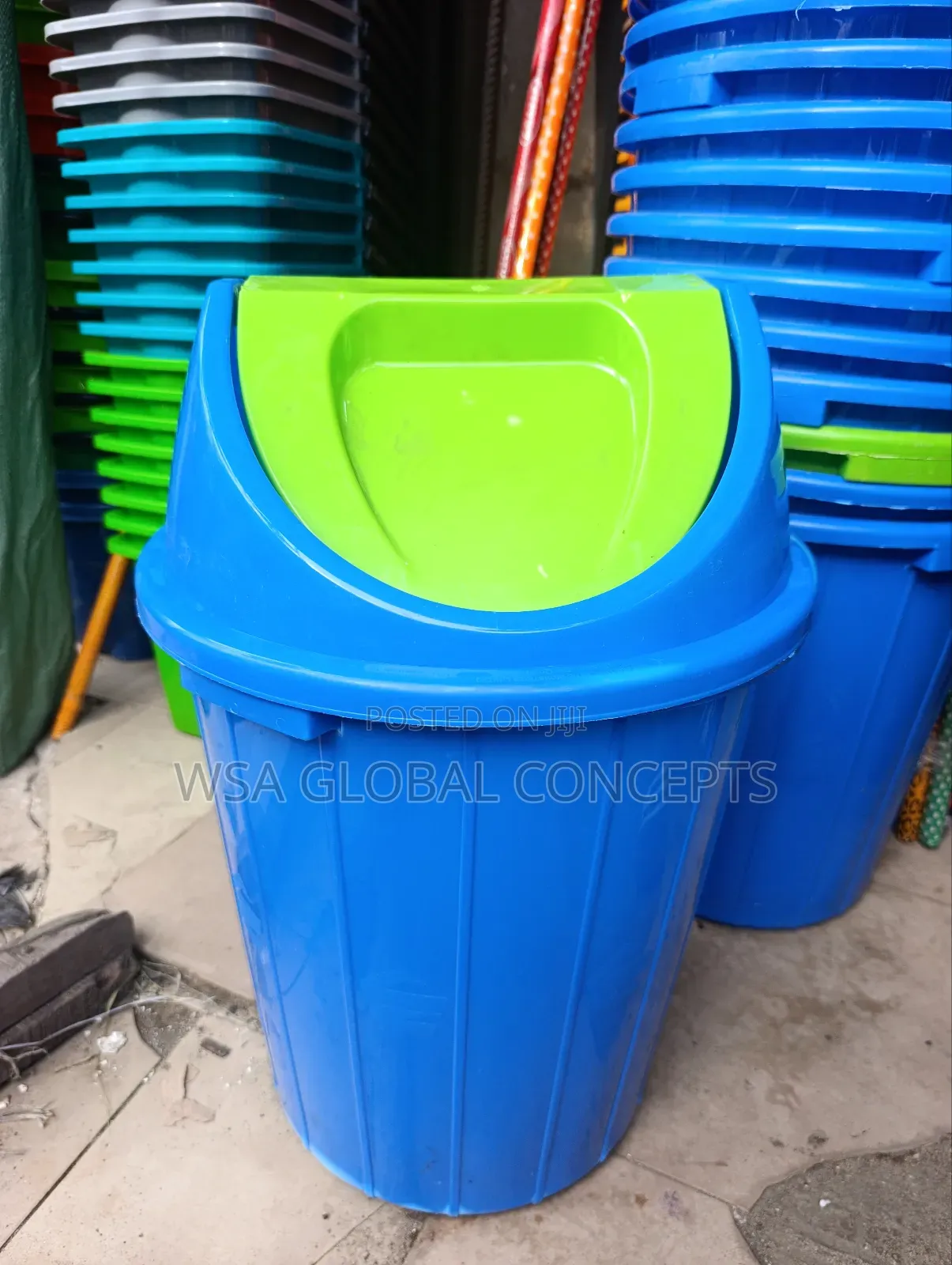 Home or Passage Plastic Waste Bin