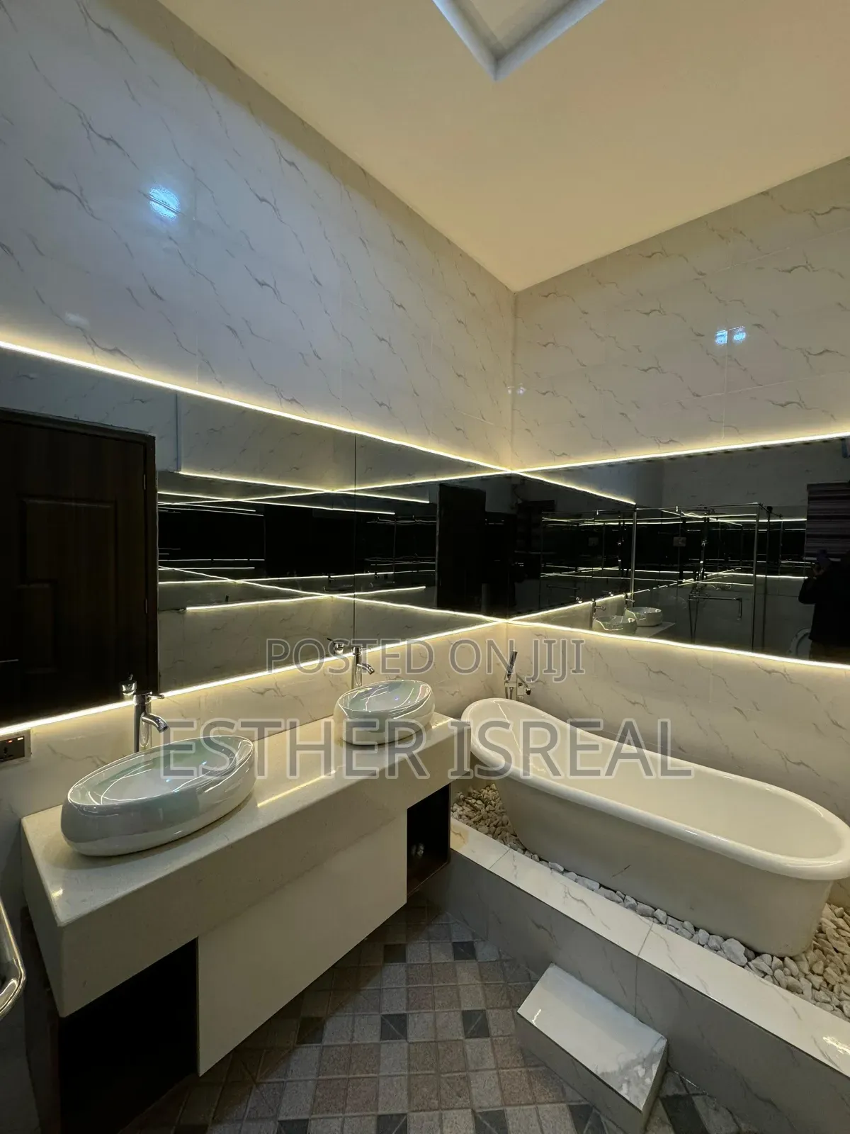 Self Compound 4 Bedroom Orchid