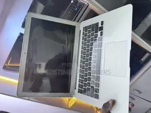 New Laptop Apple MacBook 2017 8GB Intel Core I5 SSD 256GB