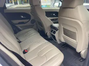 Land Rover Range Rover Evoque Pure Plus AWD 2013 White