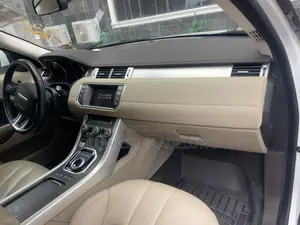 Land Rover Range Rover Evoque Pure Plus AWD 2013 White
