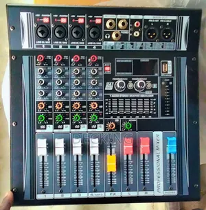 Photo - Yamaha Professional Powered Mixer 4 Channnel