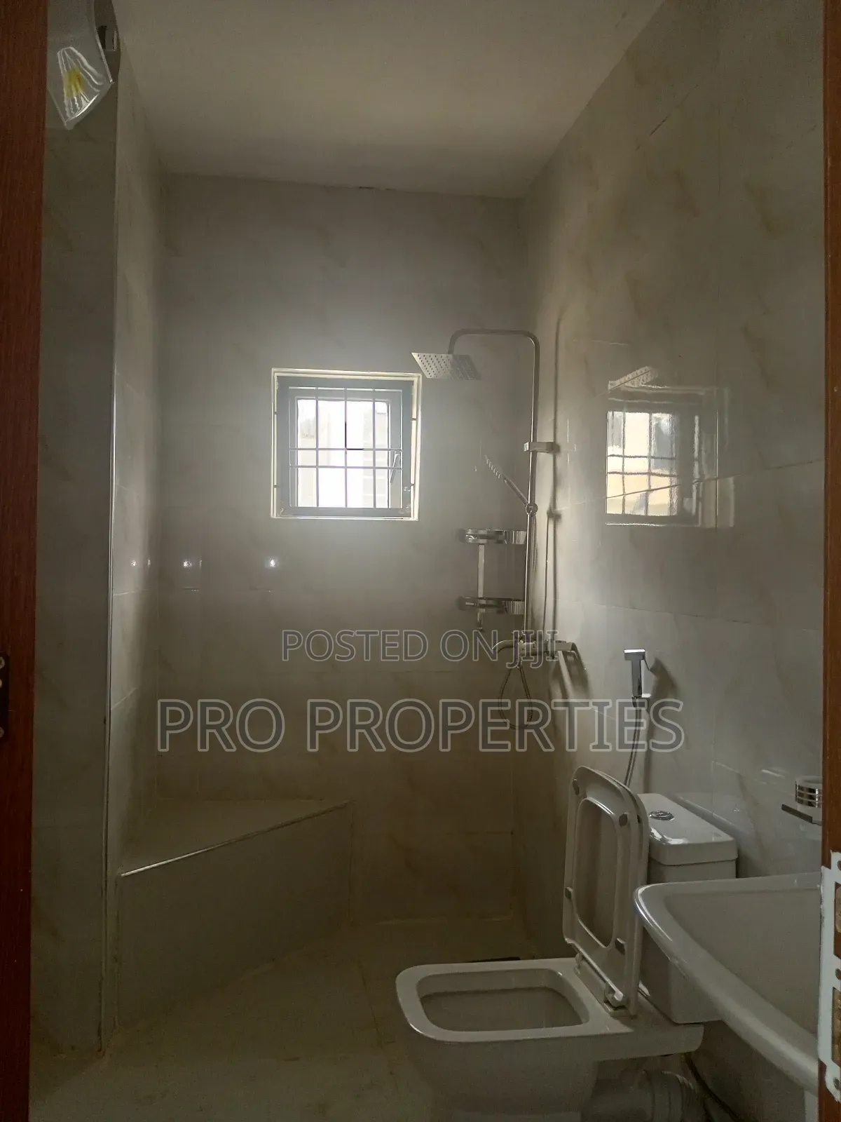 4bdrm Townhouse / Terrace in Life Camp Main for rent