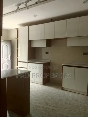 4bdrm Townhouse / Terrace in Life Camp Main for rent