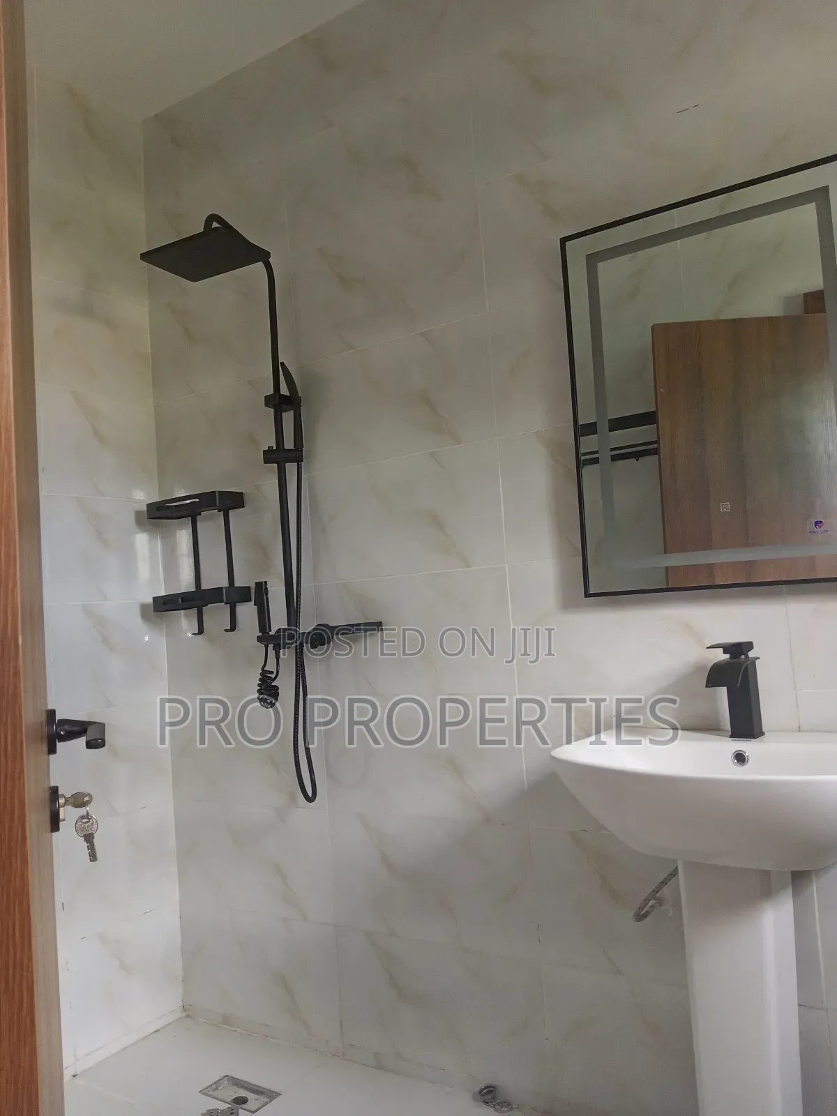 4bdrm Townhouse / Terrace in Life Camp Main for rent