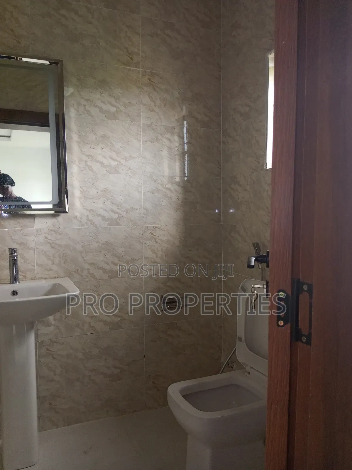 4bdrm Townhouse / Terrace in Life Camp Main for rent