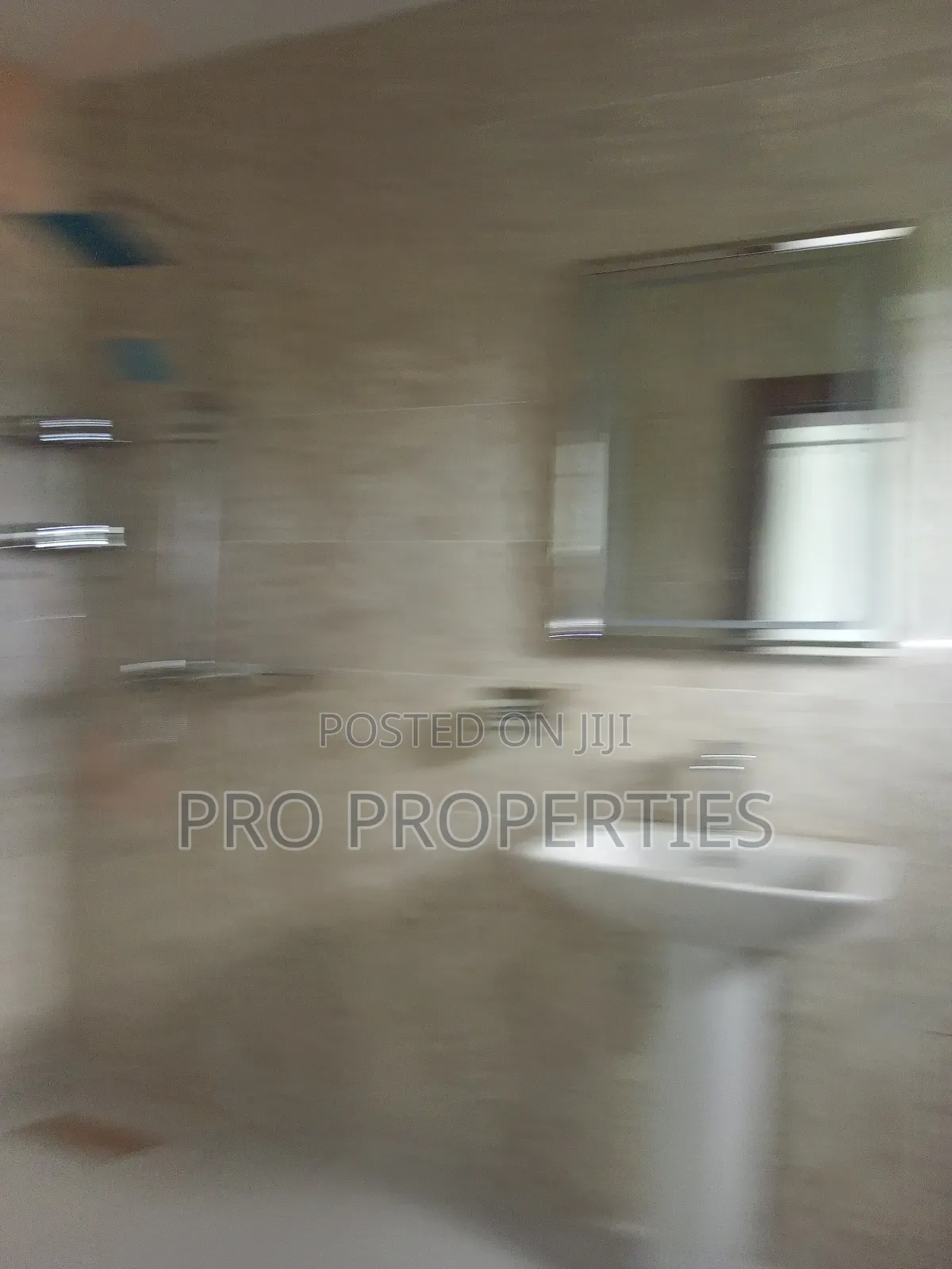 4bdrm Townhouse / Terrace in Life Camp Main for rent