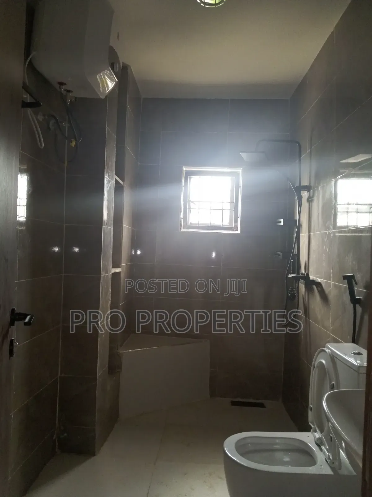 4bdrm Townhouse / Terrace in Life Camp Main for rent