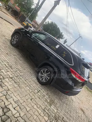 Toyota Highlander XLE 4x4 V6 (3.5L 6cyl 8A) 2018 Black