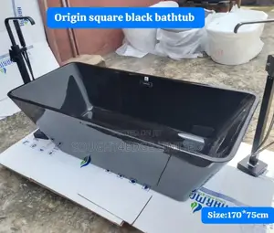Plain Black Bathtub With Accessories