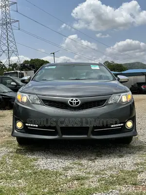Photo - Toyota Camry SE 4dr Sedan (2.5L 4cyl 6A) 2013 Gray