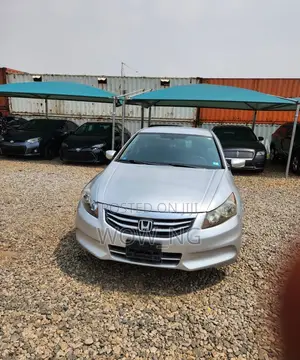 Photo - Honda Accord 2012 Silver