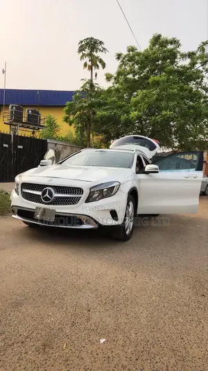 Mercedes-Benz GLA 250 2015 White