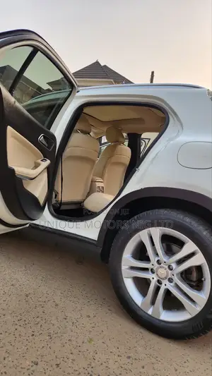 Mercedes-Benz GLA 250 2015 White