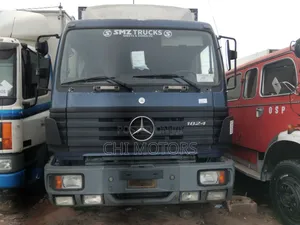 Mercedes-Benz Truck 1824 Container Body 2009 Blue