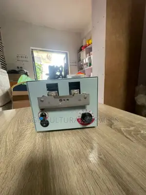Debeaking Machine (Automatic)