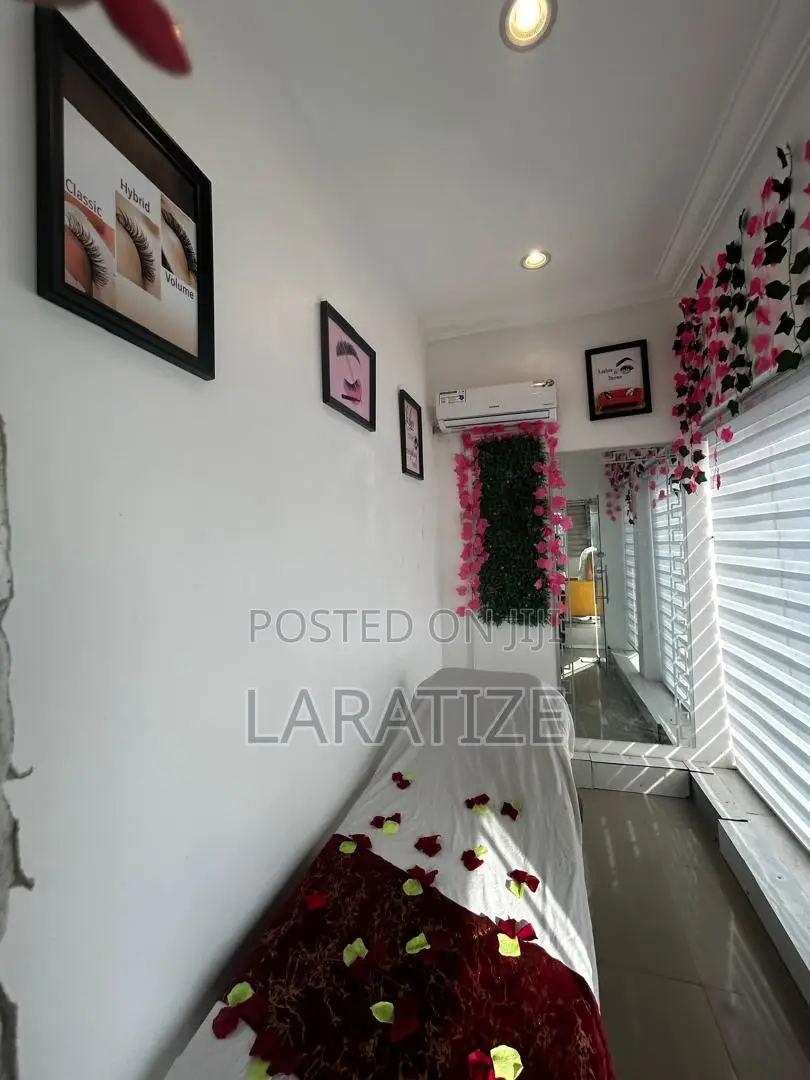 Lash And Brow Space For Rent.