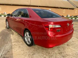 Toyota Camry LE 4dr Sedan (2.5L 4cyl 6A) 2014 Red