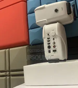 Iloud Monitor Speakers