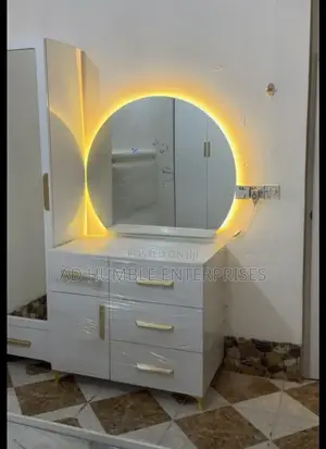 High Quality Dressing Mirror With Drawers