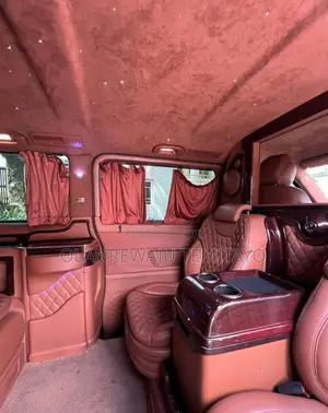 Mercedes Benz Viano Mini Bus