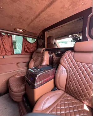 Mercedes Benz Viano Mini Bus
