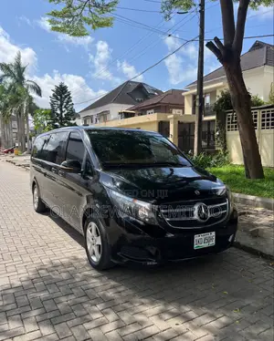Mercedes Benz Viano Mini Bus