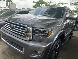 Toyota Sequoia Platinum 4x4 2019 Gray